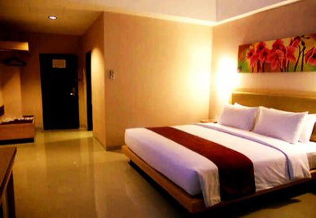 Orchardz Hotel Ayani Pontianak Kültér fotó